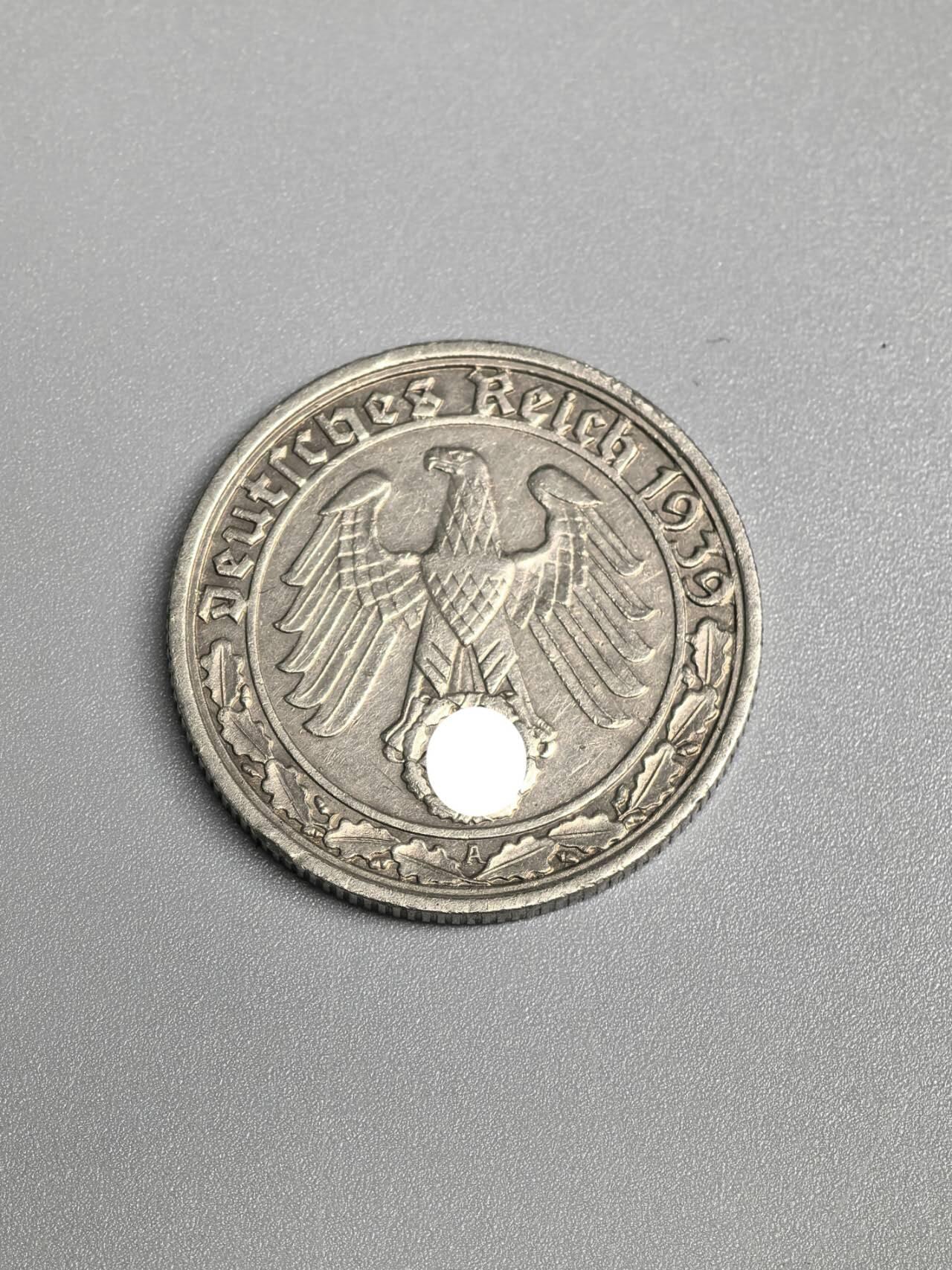 小驴勋章奖章收藏4月25日周六晚六点拍卖（珍爱和平，收藏战争，铭记历史，勿忘国耻，忠党爱国。有偿代拍，送拍规则在简介最后，参拍须阅读规则后再参拍，关系到运费包装发货时效真假辨别等关键信息，拍卖时不再发原图，看大图店主微信码在拍卖店铺介绍里或者找我要）