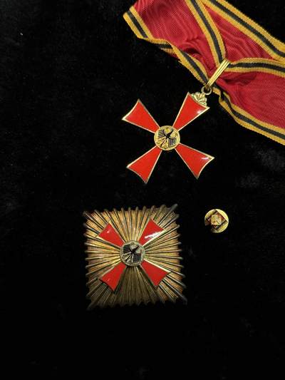 戎马世界章牌大赏第115期 德国联邦功绩十字勋章，大军官级，星芒章银制
