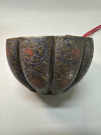 清-民国-建国｜老铜器专场.伍 晚清民国錾胎珐琅瓜棱老铜笔洗