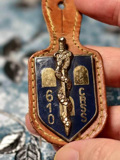 抚柳草堂-第二十八期章牌钱币  奖章勋章 满百包邮 放漏专场 法国陆军610 CRSS部队证章 蛇代表着治愈与重生 剑则代表着权威与守护 历史原品