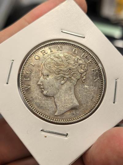 博洋堂“生趣盎然”4月精品专场暨第169期（全场包邮） 东印度公司1840年小维卢比印度式头像，unc底板细节深打，酱彩转光很强烈，单辫19颗浆果，单辫细节好的很少见