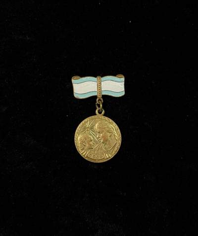 戎马世界章牌大赏第115期 苏联二级英雄母亲奖章