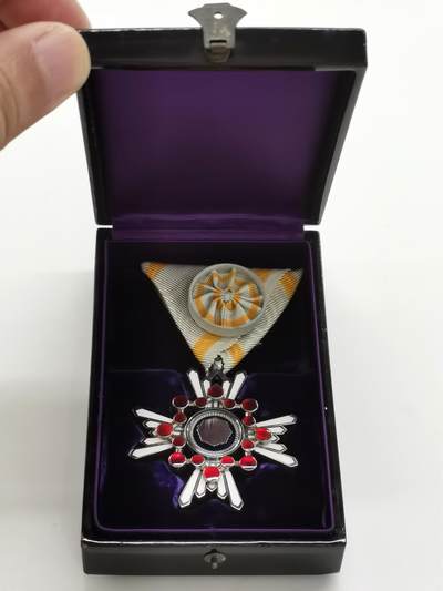 博洋堂“生趣盎然”4月精品专场暨第169期（全场包邮） 日本四等瑞宝勋章，银质嵌琉璃，原盒