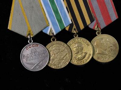 戎马世界章牌大赏第115期 苏联战功奖章、保卫北极奖章，战胜德国奖章联排，具体请看介绍