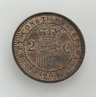 外国优质老铜币纪念币银币专场，周六晚上九点倒数截拍，满百包邮，节前出差在外，5月3日统一发货,可寄存半年，喜欢朋友微信扫描二维码可直接参拍 少见带铜光欧洲老藏家币藏-西班牙阿方索十三世 1904 年2 分铜币，属君主立宪时期流通辅币，见证了西班牙王国晚期社会矛盾积累与帝国衰落的时代背景。