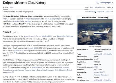 戎马世界章牌大赏第115期 美国证书套，属于柯伊柏机载天文台负责人Robert H. Arnold，他曾作为航空电子技术人员在美国海军服役，后转到美国空军，继续从事飞机航空电子设备专业相关工作。1968年从部队退役后在艾姆斯研究中心（Ames Research Center）工作，担任柯伊伯空中天文台（KAO）负责人，参与了一系列的科学发现，包括天王星存在光环、冥王星周围的大气和星际介质中存在水蒸气等