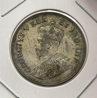 外国优质老铜币纪念币银币专场，周六晚上九点倒数截拍，满百包邮，节前出差在外，5月3日统一发货,可寄存半年，喜欢朋友微信扫描二维码可直接参拍 英属东非1921年1先令银币，正面为乔治五世，背面是雄狮与乞力马扎罗山图案，是英国殖民时期东非地区的流通货币，见证了殖民经济的历史