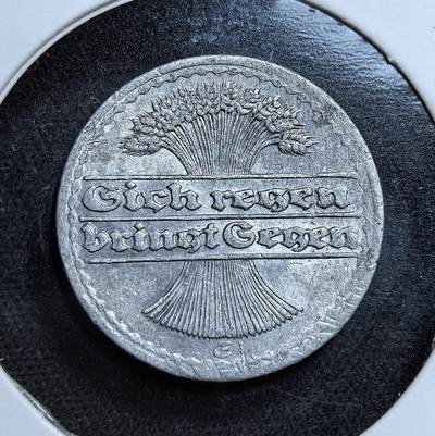 外国优质老铜币纪念币银币专场，周六晚上九点倒数截拍，满百包邮，节前出差在外，5月3日统一发货,可寄存半年，喜欢朋友微信扫描二维码可直接参拍 德国魏玛共和国1920年50芬尼E版，正值恶性通胀初期，背面麦穗与谚语象征农耕传统，是一战后经济崩溃、货币贬值的直接见证。