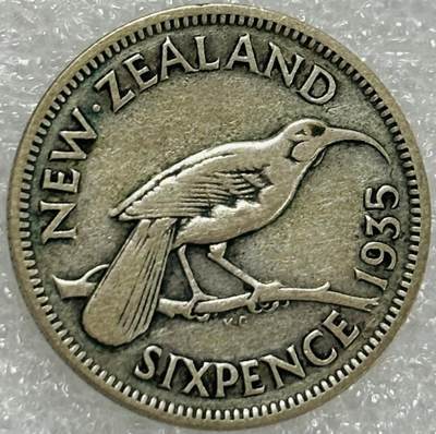 文馨钱币收藏第 302 场，国外回流老铜币，中东阿拉伯地区，拉美等国货币，30 号 1 号二连拍，长期接代拍业务，预计 4 月 4-5 号发货 1935 年英属新西兰乔治五世 3 便士银币，2.8 克 500 银