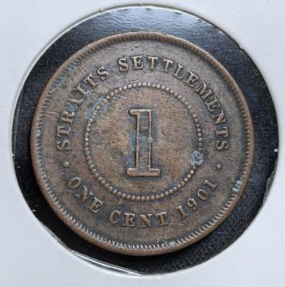 外国优质老铜币纪念币银币专场，周六晚上九点倒数截拍，满百包邮，节前出差在外，5月3日统一发货,可寄存半年，喜欢朋友微信扫描二维码可直接参拍 英属海峡殖民地（今新马一带）1901年1 分铜币。正面为维多利亚女王像，背面标注 “STRAITS SETTLEMENTS ONE CENT”，是英国殖民时期东南亚贸易与货币体系的重要见证。