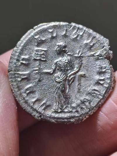 星盘世界钱币 5.2年度精品币大拍 一周年抽奖活动 美品！罗马帝国 公元244-249年 菲利普一世 安东尼安银币。正面为菲利普一世头戴芒冠面右侧像，铭文：IMP M IVL PHILIPPVS AVG