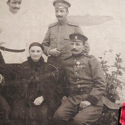 4月26日结束，成斌徽章钱币精品场 保加利亚大军官家族套装 附照片 奖章（均为很少的品种）