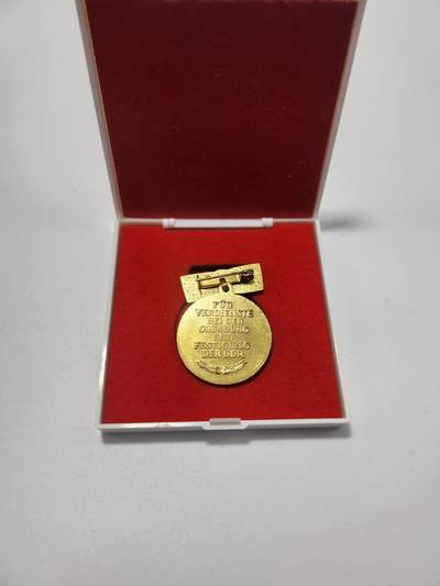 南水社第5次拍卖  东德（DDR）建国30周年（1949-1979）原盒原品 章体完好 实拍如图