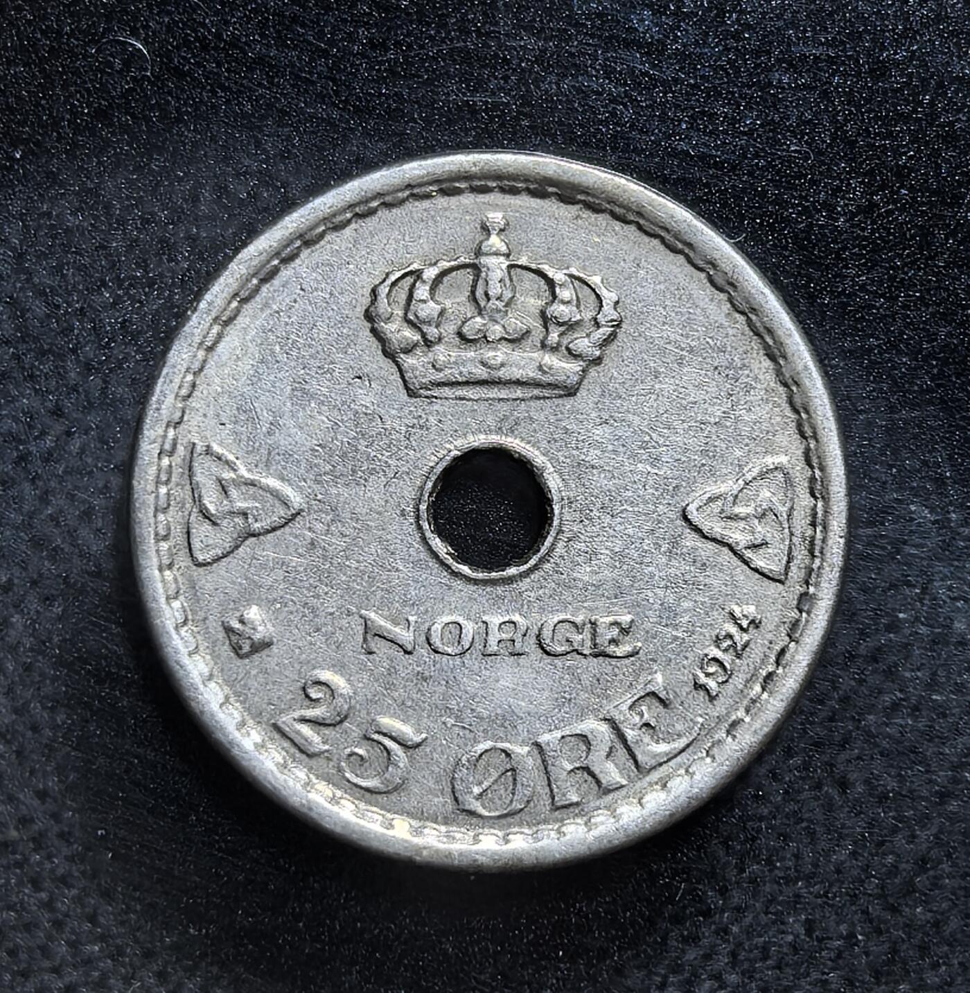 外国优质老铜币纪念币银币专场，周六晚上九点倒数截拍，满百包邮，节前出差在外，5月3日统一发货,可寄存半年，喜欢朋友微信扫描二维码可直接参拍