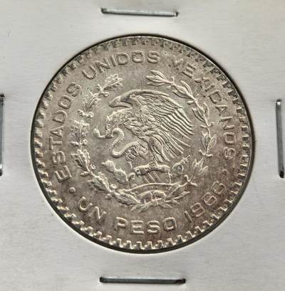 外国优质老铜币纪念币银币专场，周六晚上九点倒数截拍，满百包邮，节前出差在外，5月3日统一发货,可寄存半年，喜欢朋友微信扫描二维码可直接参拍 墨西哥1966年1 比索银币，正面为独立英雄伊达尔戈，背面是国徽雄鹰图案。它是墨西哥近代流通货币代表，见证拉美独立后百年社会变迁与货币体系演变。