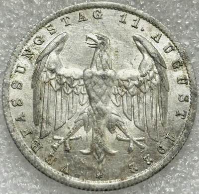 文馨钱币收藏第 302 场，国外回流老铜币，中东阿拉伯地区，拉美等国货币，30 号 1 号二连拍，长期接代拍业务，预计 4 月 4-5 号发货 少见原光好品 1922 年魏玛共和国 3 马克 A 版，第二版本加字版首发年，只发行两年