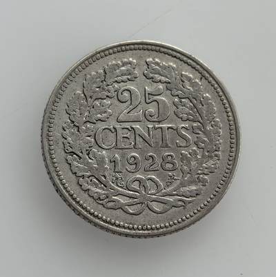 外国优质老铜币纪念币银币专场，周六晚上九点倒数截拍，满百包邮，节前出差在外，5月3日统一发货,可寄存半年，喜欢朋友微信扫描二维码可直接参拍 荷兰威廉明娜女王1928年25分银币，是一战后荷兰经济稳定时期的流通货币，见证了女王在位期间的荷兰历史。