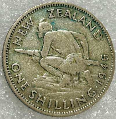 文馨钱币收藏第 302 场，国外回流老铜币，中东阿拉伯地区，拉美等国货币，30 号 1 号二连拍，长期接代拍业务，预计 4 月 4-5 号发货 1946 年英属新西兰乔治六世 1 先令银币，5.6 克 500 银