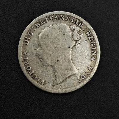 【淘币小摊】实时拍第八百九十八拍   小银币场    每周一统一发货 英国1886年维多利亚3便士银币