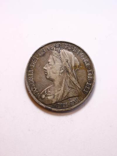 观钱 近现代机制币拍卖No.010（全场顺丰包邮，不区分偏远地区，本场5月5日开始发货）  英国  1899 维多利亚 披纱1克朗 马剑 LXII银币   温润的原味老包浆光泽于流通好品，细节保留度高。