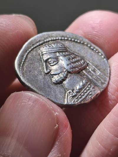 星盘世界钱币 5.2年度精品币大拍 一周年抽奖活动 少见美品！帕提亚帝国，米特拉达特斯三世1德拉克马银币，米特拉达卡特尼萨造币厂打制，流通较少，表面完美的米三，毕业级收藏品