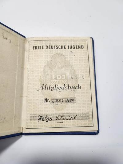 南水社第5次拍卖  东德时期 FDJ（自由德国青年团）女性会员证 带原照、印章及缴费戳记 1958年柏林签发