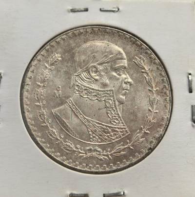 外国优质老铜币纪念币银币专场，周六晚上九点倒数截拍，满百包邮，节前出差在外，5月3日统一发货,可寄存半年，喜欢朋友微信扫描二维码可直接参拍 墨西哥1966年1 比索银币，正面为独立英雄伊达尔戈，背面是国徽雄鹰图案。它是墨西哥近代流通货币代表，见证拉美独立后百年社会变迁与货币体系演变。