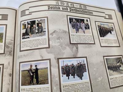 南水社第5次拍卖  魏玛德国时期 稀少第一次世界大战专题香烟卡收藏册《Der Weltkrieg》（《世界大战》） 全册完整无缺保持完好 德累斯顿“Cigaretten-Bilderdienst Dresden”官方发行 全套彩色烟卡 含战场场景、武器装备、各国军队、政治人物及战争地图 附完整文字说明 