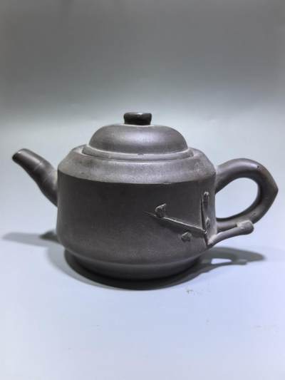 旧藏老紫泥竹节紫砂壶，器型规整，竹韵清雅，泥料温润，藏岁月风骨，品茶香雅韵。 - 旧藏老紫泥竹节紫砂壶，器型规整，竹韵清雅，泥料温润，藏岁月风骨，品茶香雅韵。