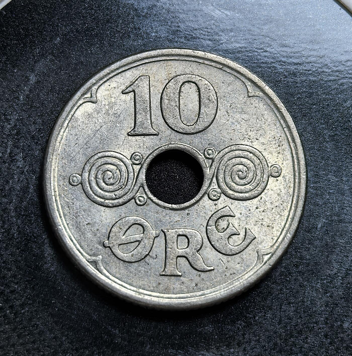 外国优质老铜币纪念币银币专场，周六晚上九点倒数截拍，满百包邮，节前出差在外，5月3日统一发货,可寄存半年，喜欢朋友微信扫描二维码可直接参拍