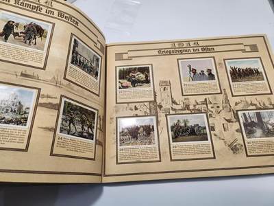 南水社第5次拍卖  魏玛德国时期 稀少第一次世界大战专题香烟卡收藏册《Der Weltkrieg》（《世界大战》） 全册完整无缺保持完好 德累斯顿“Cigaretten-Bilderdienst Dresden”官方发行 全套彩色烟卡 含战场场景、武器装备、各国军队、政治人物及战争地图 附完整文字说明 