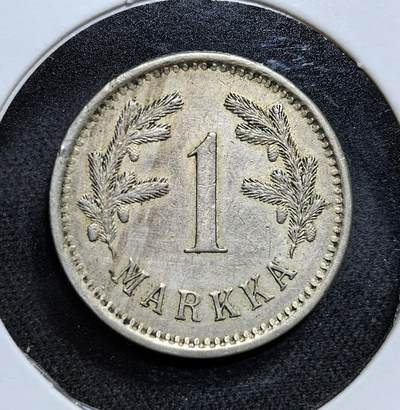 外国优质老铜币纪念币银币专场，周六晚上九点倒数截拍，满百包邮，节前出差在外，5月3日统一发货,可寄存半年，喜欢朋友微信扫描二维码可直接参拍 芬兰1922 年1马克大版。正面为芬兰国徽持剑立狮，背面饰松枝，见证芬兰脱离俄国统治、建立独立国家后的早期货币体系。