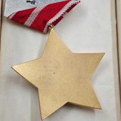 4月26日结束，成斌徽章钱币精品场 原盒保加利亚2级奖章 略章齐全