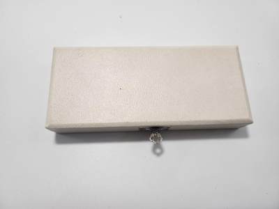 南水社第5次拍卖  东德史塔西（MfS）反法西斯抵抗者纪念章套装 一套三枚原盒原品 1. 弗里茨·施伦克 ​ 2. 阿尔维德·哈纳克博士 ​ 3. 伊尔泽·施托贝章体完好 实拍如图