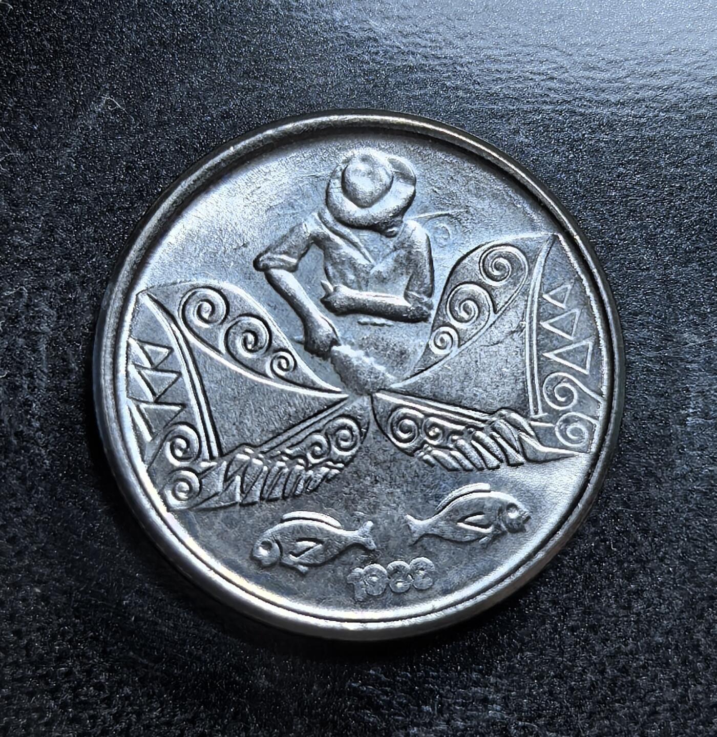 外国优质老铜币纪念币银币专场，周六晚上九点倒数截拍，满百包邮，节前出差在外，5月3日统一发货,可寄存半年，喜欢朋友微信扫描二维码可直接参拍