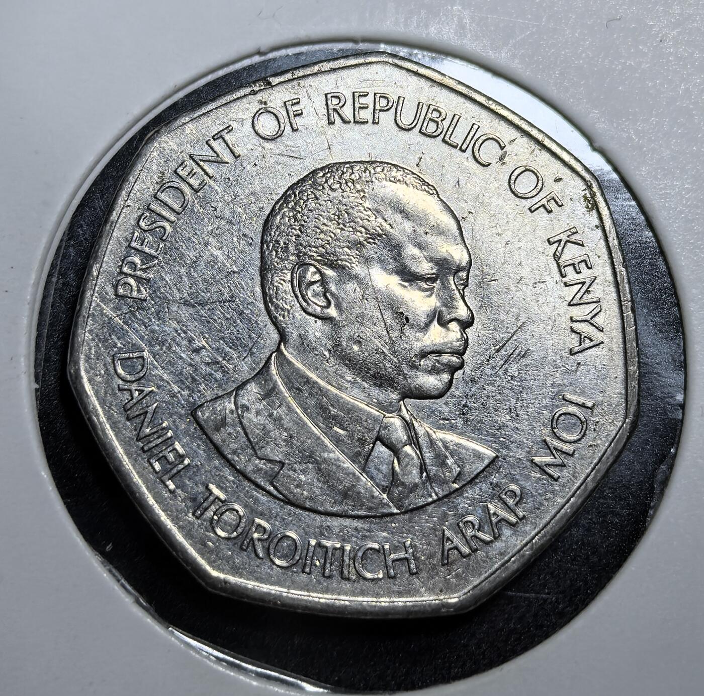 外国优质老铜币纪念币银币专场，周六晚上九点倒数截拍，满百包邮，节前出差在外，5月3日统一发货,可寄存半年，喜欢朋友微信扫描二维码可直接参拍