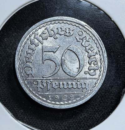 外国优质老铜币纪念币银币专场，周六晚上九点倒数截拍，满百包邮，节前出差在外，5月3日统一发货,可寄存半年，喜欢朋友微信扫描二维码可直接参拍 德国魏玛共和国1922年50芬尼E版，正值恶性通胀初期，背面麦穗与谚语象征农耕传统，是一战后经济崩溃、货币贬值的直接见证。