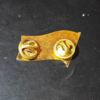 4月26日结束，成斌徽章钱币精品场 乌克兰镇级会议主席职务证章