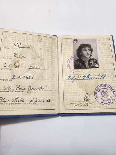 南水社第5次拍卖  东德时期 FDJ（自由德国青年团）女性会员证 带原照、印章及缴费戳记 1958年柏林签发