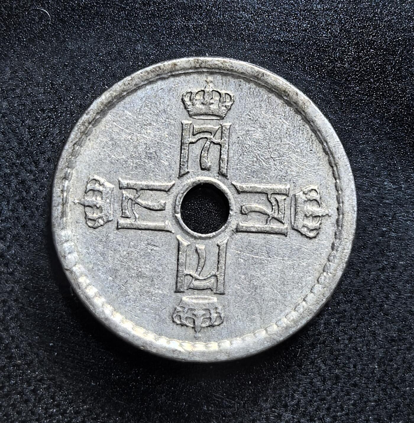 外国优质老铜币纪念币银币专场，周六晚上九点倒数截拍，满百包邮，节前出差在外，5月3日统一发货,可寄存半年，喜欢朋友微信扫描二维码可直接参拍