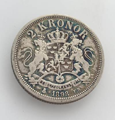 外国优质老铜币纪念币银币专场，周六晚上九点倒数截拍，满百包邮，节前出差在外，5月3日统一发货,可寄存半年，喜欢朋友微信扫描二维码可直接参拍 瑞典 - 挪威联盟1898年2克朗银币，正面为国王奥斯卡二世像，见证了瑞挪联盟末期的历史，1905 年联盟解体后停止发行。
