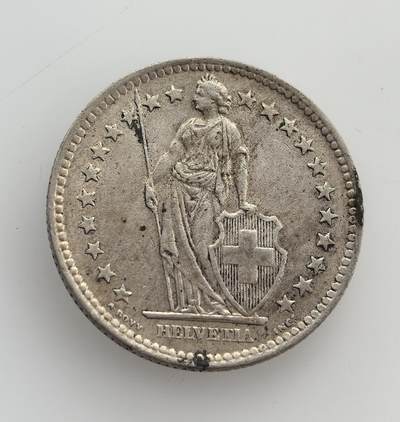 外国优质老铜币纪念币银币专场，周六晚上九点倒数截拍，满百包邮，节前出差在外，5月3日统一发货,可寄存半年，喜欢朋友微信扫描二维码可直接参拍 瑞士1964 年海尔维蒂亚女神2法郎银币，是瑞士联邦时期流通货币，见证了瑞士战后的经济稳定。