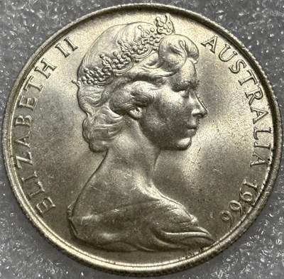 文馨钱币收藏第 302 场，国外回流老铜币，中东阿拉伯地区，拉美等国货币，30 号 1 号二连拍，长期接代拍业务，预计 4 月 4-5 号发货 原光 UNC 品 1966 年澳大利亚伊丽莎白二世 50 分大银币，独年份 13.28 克 800 银