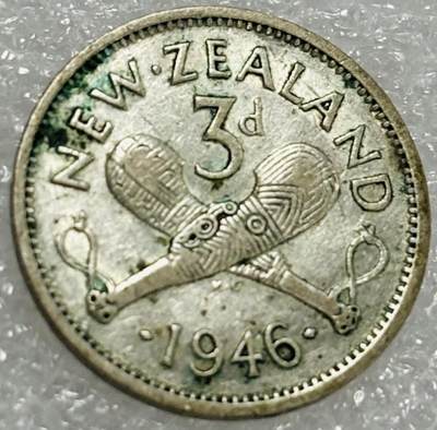 文馨钱币收藏第 302 场，国外回流老铜币，中东阿拉伯地区，拉美等国货币，30 号 1 号二连拍，长期接代拍业务，预计 4 月 4-5 号发货 1946 年英属新西兰乔治六世 3 便士银币，1.4 克 500 银，关门年