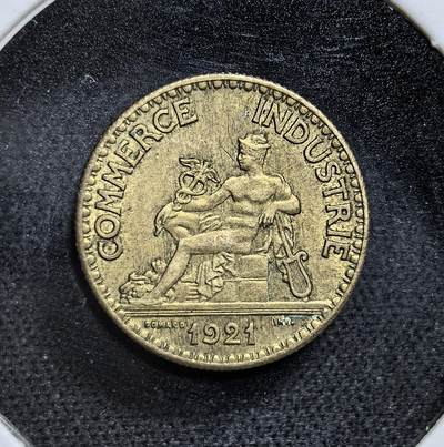 外国优质老铜币纪念币银币专场，周六晚上九点倒数截拍，满百包邮，节前出差在外，5月3日统一发货,可寄存半年，喜欢朋友微信扫描二维码可直接参拍 法国商会1921年50 生丁紧急代用币，一战后金属短缺、通胀高企，由法国工商联合会发行，以商业神赫尔墨斯为图案，是当时经济动荡下的补充流通辅币。