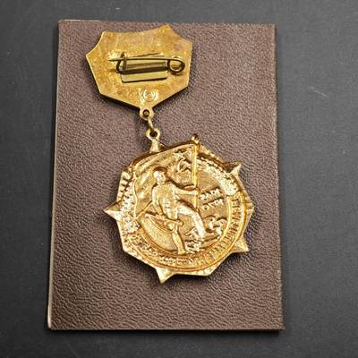 4月26日结束，成斌徽章钱币精品场 苏联卫国25周年奖章铜制授军官版附证书