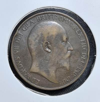 外国优质老铜币纪念币银币专场，周六晚上九点倒数截拍，满百包邮，节前出差在外，5月3日统一发货,可寄存半年，喜欢朋友微信扫描二维码可直接参拍 英国爱德华七世1904年1便士铜币。正面为国王爱德华七世侧面像，背面是象征不列颠的坐像，代表了爱德华时代大英帝国鼎盛时期的货币体系。