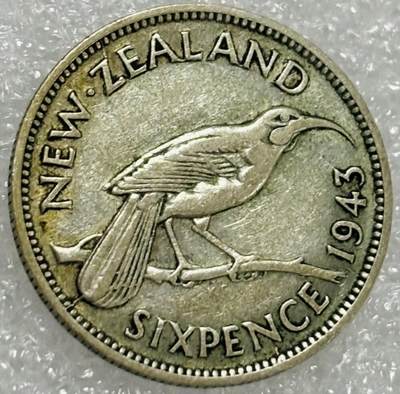 文馨钱币收藏第 302 场，国外回流老铜币，中东阿拉伯地区，拉美等国货币，30 号 1 号二连拍，长期接代拍业务，预计 4 月 4-5 号发货 1943 年英属新西兰乔治六世6 便士银币，2.8 克 500 银