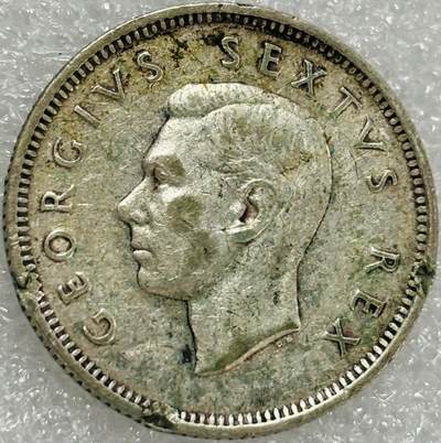 文馨钱币收藏第 302 场，国外回流老铜币，中东阿拉伯地区，拉美等国货币，30 号 1 号二连拍，长期接代拍业务，预计 4 月 4-5 号发货 1952 年英属南非乔治六世 1 先令银币，关门版只发行两年 5.6 克 500 银