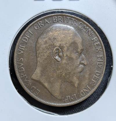 外国优质老铜币纪念币银币专场，周六晚上九点倒数截拍，满百包邮，节前出差在外，5月3日统一发货,可寄存半年，喜欢朋友微信扫描二维码可直接参拍 英国爱德华七世1907年1便士铜币。正面为国王爱德华七世侧面像，背面是象征不列颠的坐像，代表了爱德华时代大英帝国鼎盛时期的货币体系。